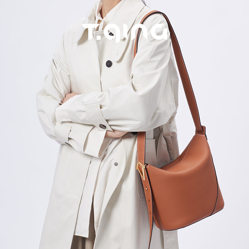 T.QING Ease Leather Shoulder Bag #color_gold-brown