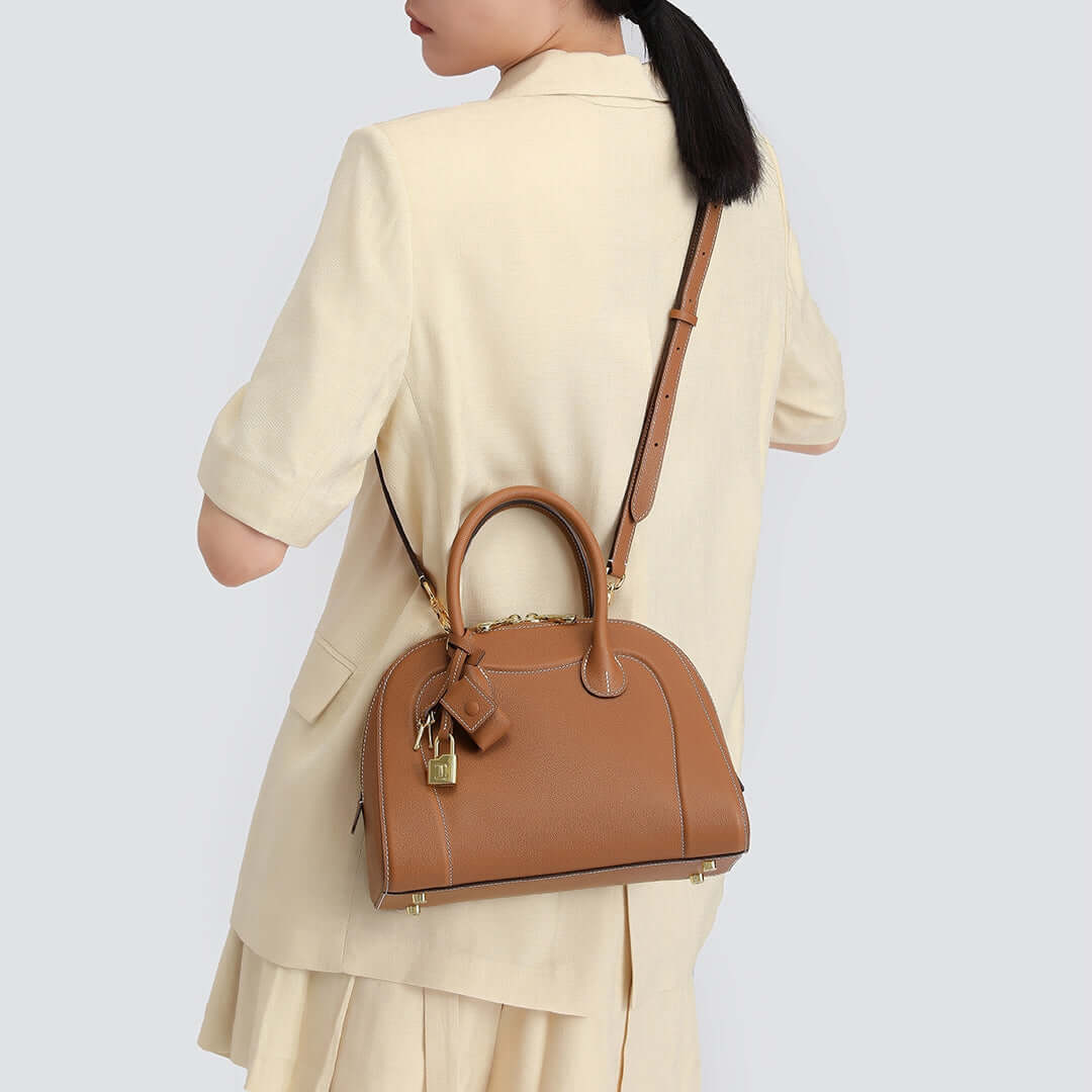 TQING Shell Tote Bag #color_gold-brown